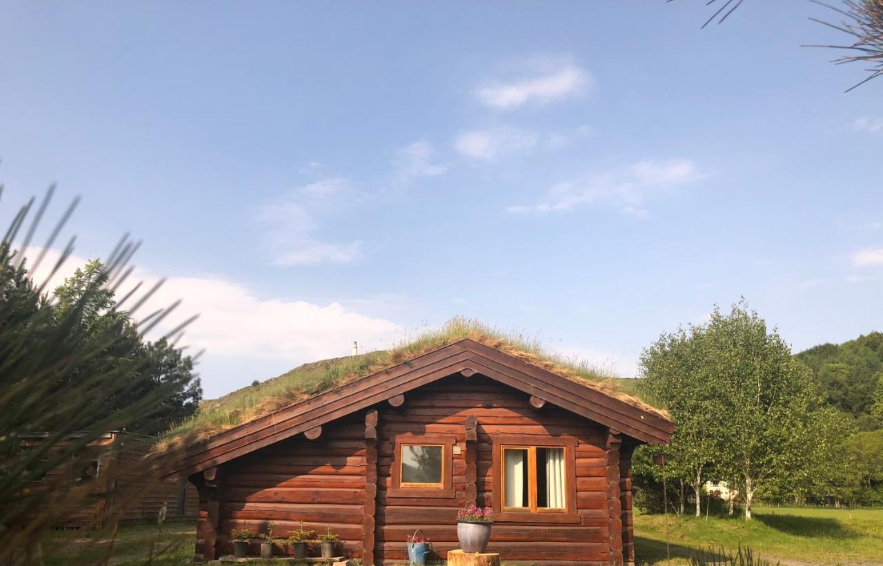 Log Home Village Улверстон Экстерьер фото