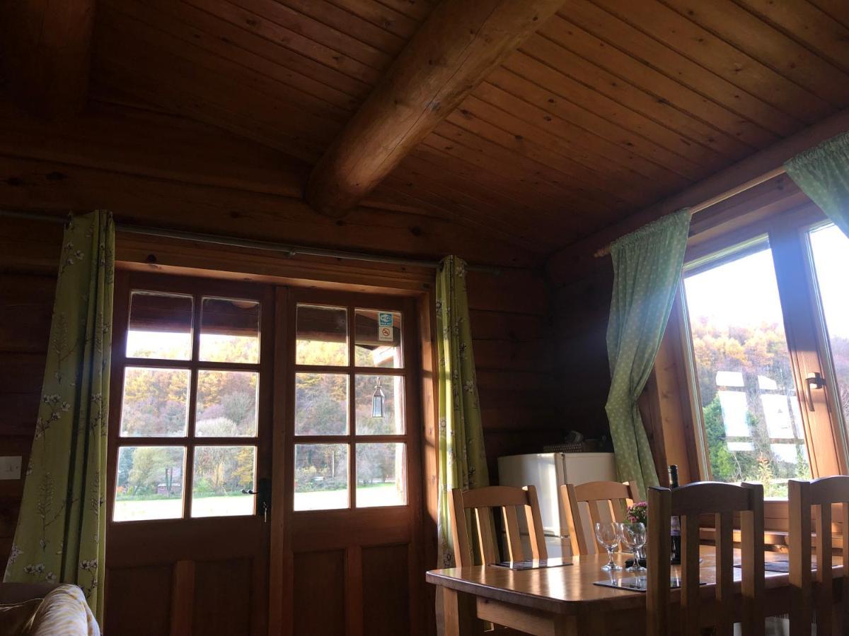 Log Home Village Улверстон Экстерьер фото