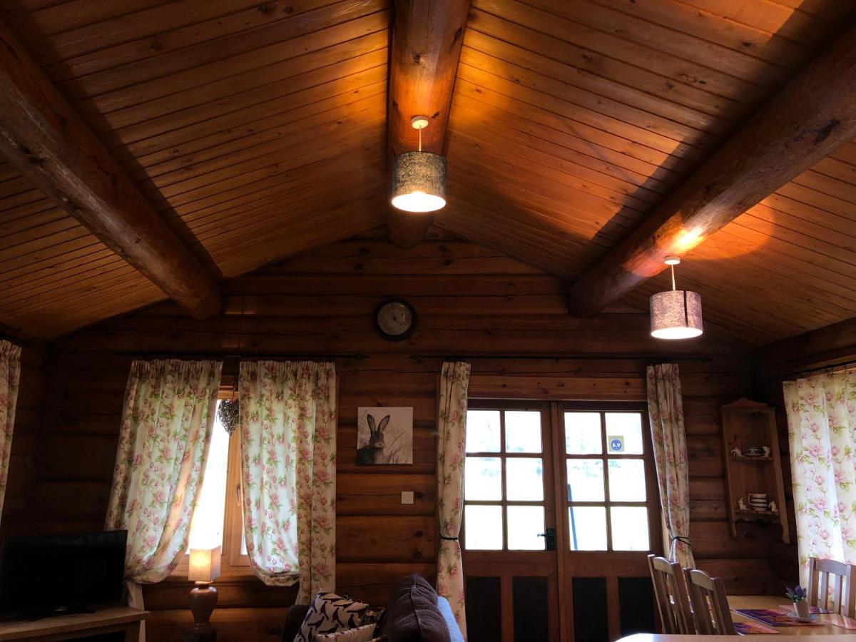Log Home Village Улверстон Экстерьер фото
