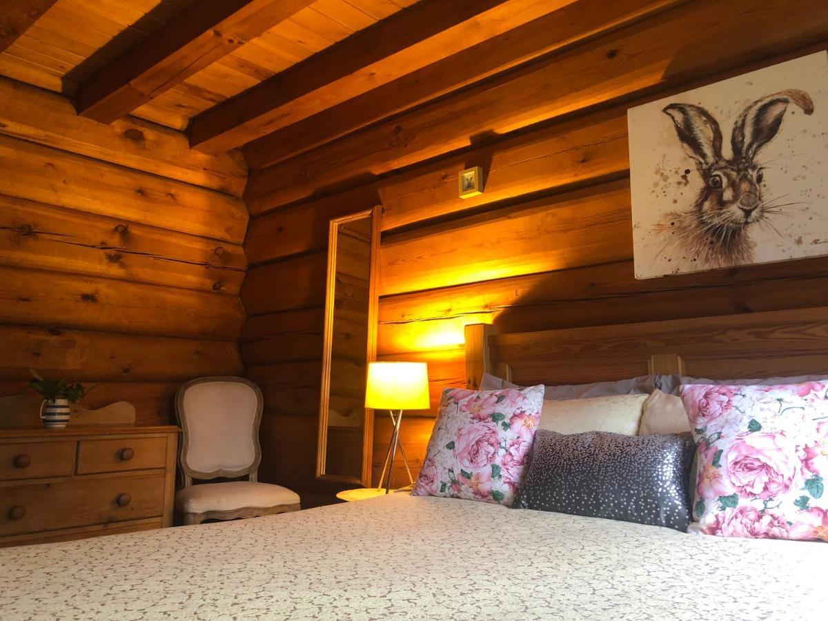 Log Home Village Улверстон Экстерьер фото