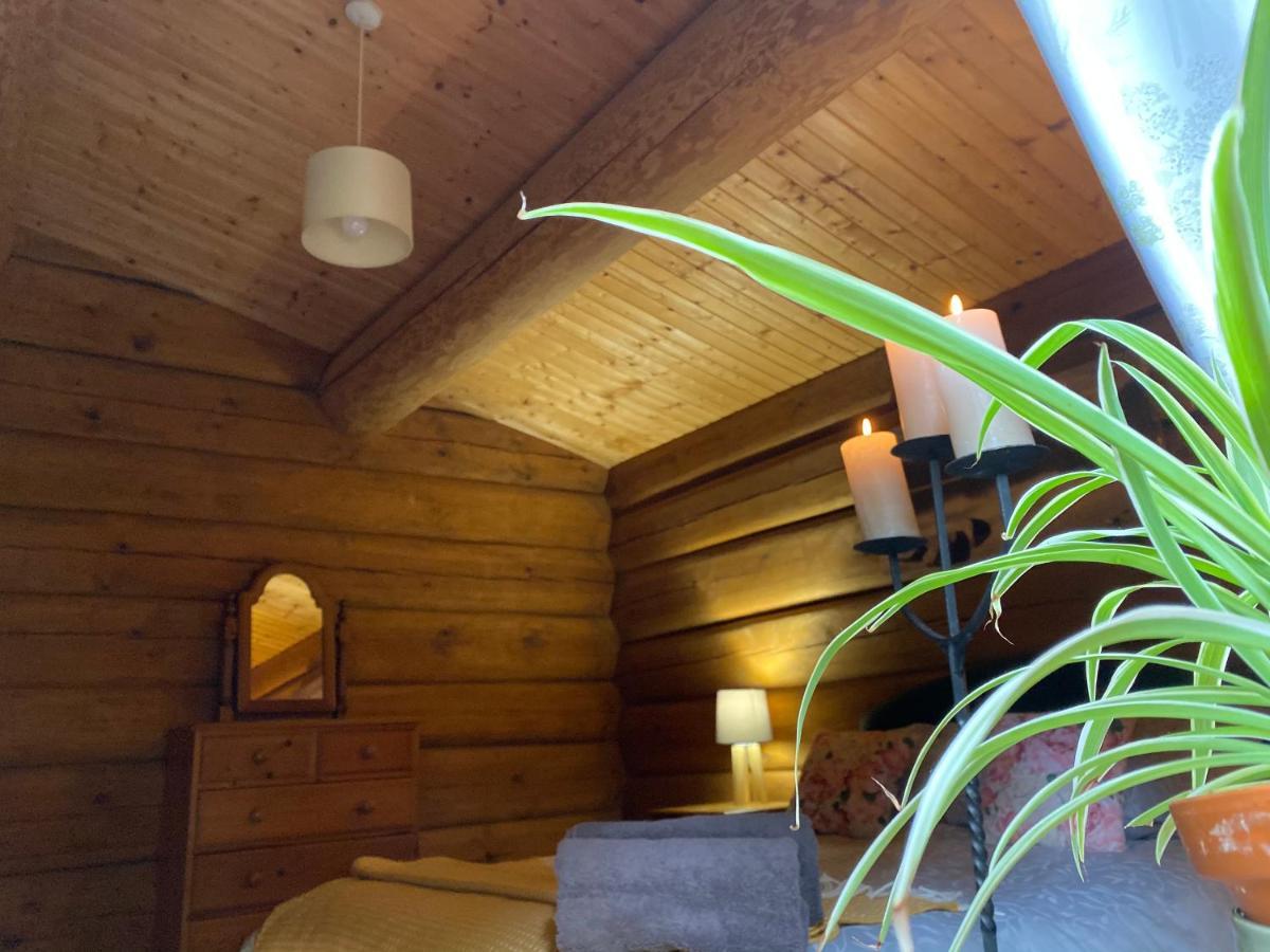 Log Home Village Улверстон Экстерьер фото