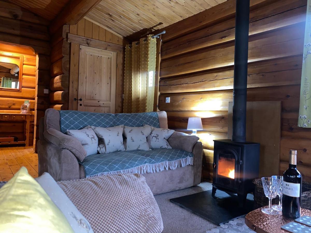 Log Home Village Улверстон Экстерьер фото